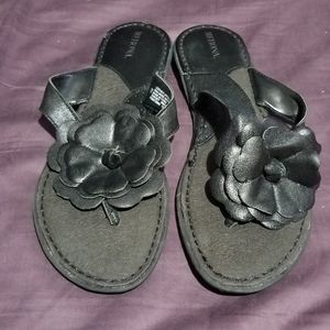 Merona Leather flip flops W11